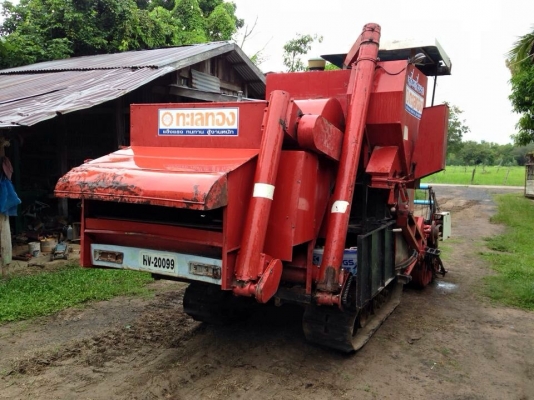 ขายรถเกี่ยวข้าวทะเลทอง ปากคอดีครับ ไม่มีชนตอ เครื่องดี เดินคล่อง