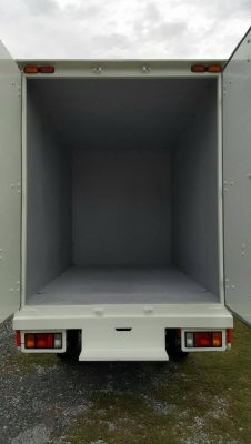 ISUZU ELF NLR 130 รถห้างมือเดียว
