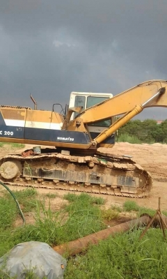 ขาย 465,000 KOMATSU pc 200-5 ตัวเดินจีบ เครื่องเดิมดี ปั้มแรง ไฟฟ้ตัด ช่วงล่างดี รถพร้อมใช้เอกสารหนังสือสัญญาซื้อขาย( ชลบุรี) 090-772-3710 090-772-3708