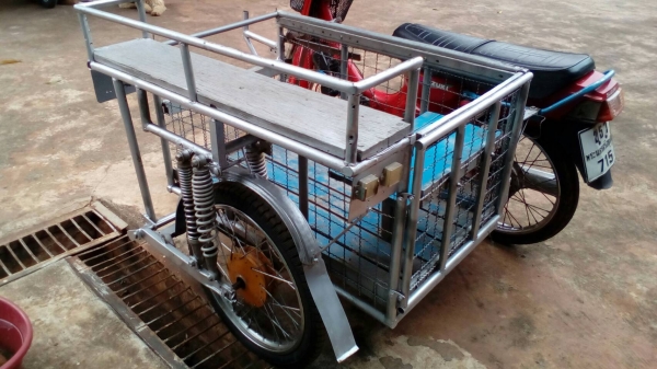 มอเตอร์ไซค์พ่วงข้าง