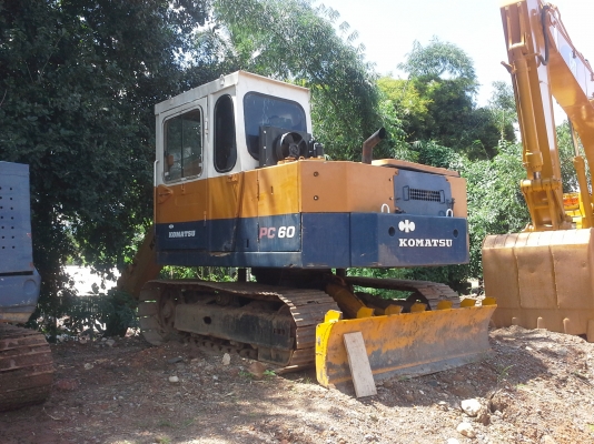 รถขุด แบคโฮ Komatsu PC60 พร้อมใช้