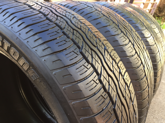 ยาง Bridgestone 235 55 18 ปลายปี14 ดอกเต็ม ไม่มีปะ ราคาไม่แพง ยาง Bridgestone 235 55 18 ปลายปี14 ดอกเต็ม ไม่มีปะ ราคาไม่แพง