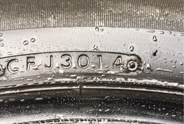 ยาง Bridgestone 235 55 18 ปลายปี14 ดอกเต็ม ไม่มีปะ ราคาไม่แพง ยาง Bridgestone 235 55 18 ปลายปี14 ดอกเต็ม ไม่มีปะ ราคาไม่แพง