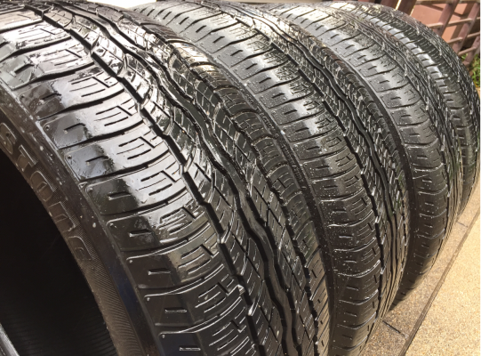 ยาง Bridgestone 235 55 18 ปลายปี14 ดอกเต็ม ไม่มีปะ ราคาไม่แพง ยาง Bridgestone 235 55 18 ปลายปี14 ดอกเต็ม ไม่มีปะ ราคาไม่แพง