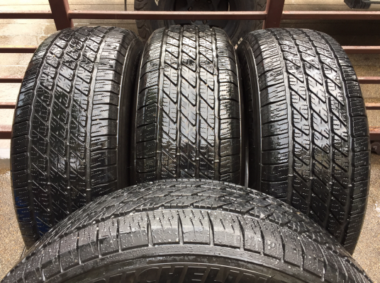 ยาง Michelin 265 65 17 ปลายปี14 ดอกเต็ม ใช้ยาว ราคาไม่แพง