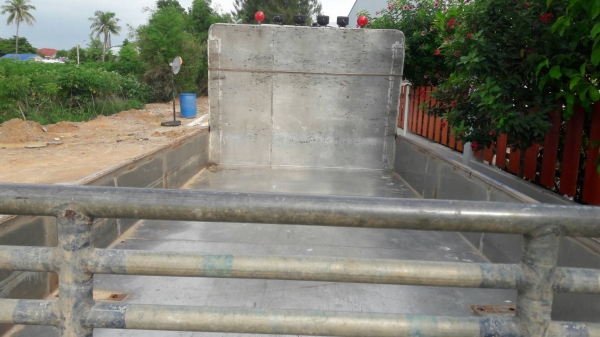 ขาย 385,000 ISUZU NKR 71 LY 52 A 130 แรง TUBO ปี 47 รถห้างแท้ สภาพนางฟ้า เต็มทั้งคัน ยางเรเดียลใหม่ 6 เส้น แอร์เครื่องเสียงพร้อม กระบะ ปู สแตนเลสทั้งลูก รถอยู่ ชลบุรี 090-772-3710 090-772-3708