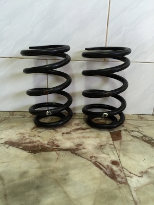 ขายสปริงหลัง TOYOTA GRANVIA ปี 2000 เครื่อง 1KZ แท้ญี่ปุ่น