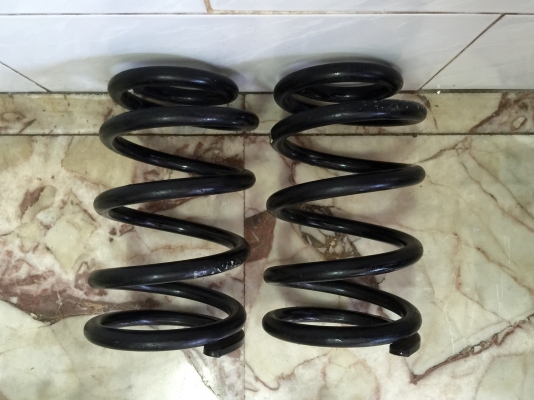 ขายสปริงหลัง TOYOTA GRANVIA ปี 2000 เครื่อง 1KZ แท้ญี่ปุ่น