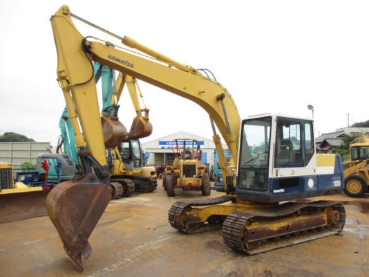ขายรถขุดนำเข้าเก่าญี่ปุ่น komatsu pc120-5 รถสวยเดิมๆกำลังเดินทางถึงไทยเร็วๆนี้ สนใจติดต่อสอบถาม 092-3309229 อีด
