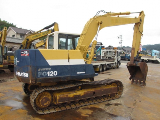 ขายรถขุดนำเข้าเก่าญี่ปุ่น komatsu pc120-5 รถสวยเดิมๆกำลังเดินทางถึงไทยเร็วๆนี้ สนใจติดต่อสอบถาม 092-3309229 อีด