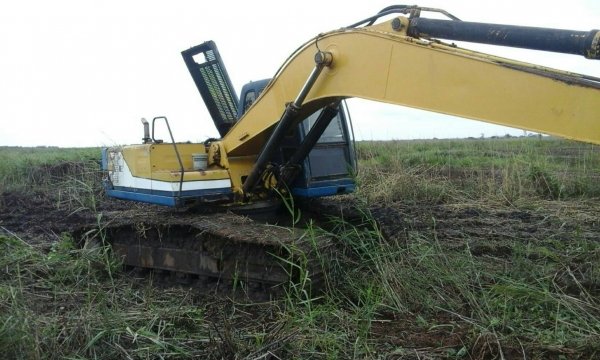 ขายรถแบคโฮ KOBELCO SK200-/// ระบบไฟเต็ม ไม่มีเอกสาร ราคา 600000
