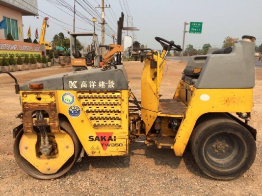 ขายรถบดหน้าเหล็ก หลังยาง SAKAI TW350 (บดสั่นสะเทือน ขนาด 3.5 ตัน) สภาพสวยพร้อมใช้ นำเข้าจากญี่ปุ่น