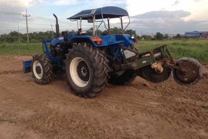 ขายรถไถ 2 เพลา Ford new holland 6610 มีภาพวีดีโอ สภาพสวยพร้อมใช้ ผานดันหน้า และผาน 7  ราคา685,000 บาท  โทร 081-9972972 089-8451778
