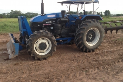 ขายรถไถ 2 เพลา Ford new holland 6610 มีภาพวีดีโอ สภาพสวยพร้อมใช้ ผานดันหน้า และผาน 7  ราคา685,000 บาท  โทร 081-9972972 089-8451778