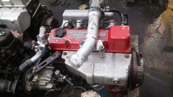 เครื่ิงยนต์ นิสสัน BD25 ฝาแดงสวยๆ รับประกัน