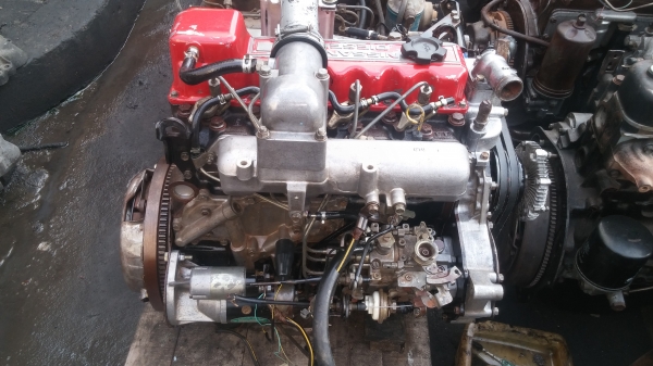 เครื่ิงยนต์ นิสสัน BD25 ฝาแดงสวยๆ รับประกัน