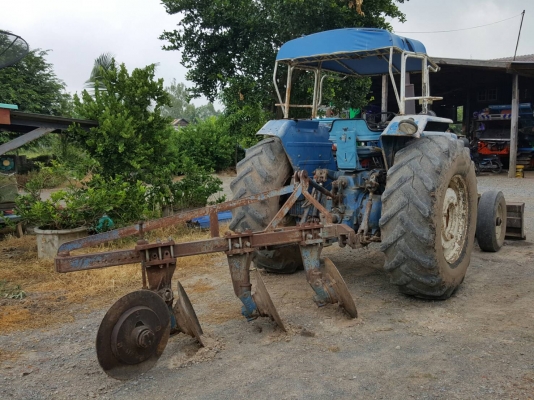 ขายรถไถ FORD 6600 เครื่อง T5เสื้อเรียบ  เครื่องดี ปั้มดี อุปกรณ์ ดันหน้า หาง3 ขายตามสภาพที่เห็นในรูป ราคา. 225,000 บาท โทร.080-1085007 บอล