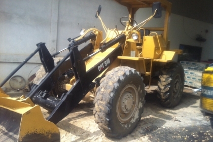 ขายรถตักล้อยาง CAT 910 ราคา 498,000 บาท รถนอกนำเข้าจากญี่ปุ่น สภาพสวยพร้อมใช้ ติดต่อสอบถามได้ โทร 044-666729 089-8451778 081-9972972