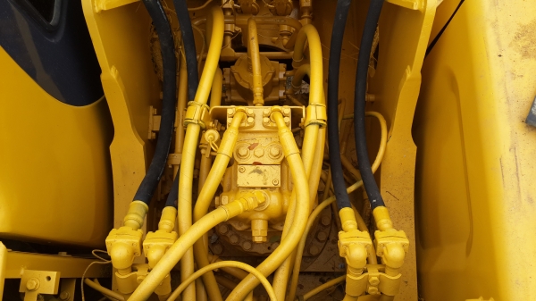 ขายถูก แบคโฮ KOMATSU PC200-6 รถพร้อมใช้งาน เล่มทะเบียนครบ ภาษีไม่ขาด ด่วน (เจ้าของขายเอง)  โทร 081-1841924