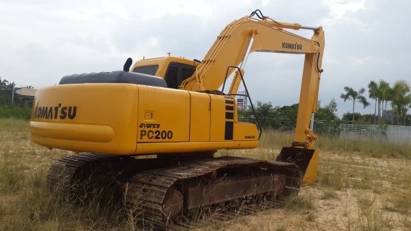 ขายถูก แบคโฮ KOMATSU PC200-6 รถพร้อมใช้งาน เล่มทะเบียนครบ ภาษีไม่ขาด ด่วน (เจ้าของขายเอง)  โทร 081-1841924