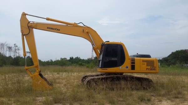 ขายถูก แบคโฮ KOMATSU PC200-6 รถพร้อมใช้งาน เล่มทะเบียนครบ ภาษีไม่ขาด ด่วน (เจ้าของขายเอง)  โทร 081-1841924