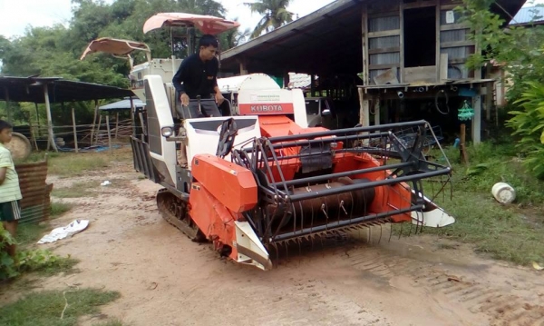 ขายรถเกี่ยวข้าว KUBOTA DC60 ปี53 สภาพพร้อมใช้งาน ราคา260,000 สนใจโทร 090-8588220คุณนะ 093-3258446คุณบิว หรือเข้าดูสินค้าอื่นๆได้ที่ www.narong2truck.com หรือ www.truck.in.th/498 หรือเพจFacebook ณรงค์ ซื้อขายรถมือสอง (เว็บไซต์ส่วนตัว) หรือFacebook คุณนะ รถ