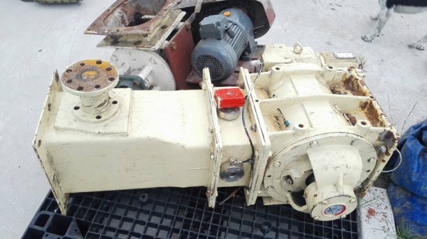 แอร้อก Rotary Valve มี 2 ขนาด ปาก 9" // 12"  ของนอกถอดออกจากโรงงานทำช้อกโกแล็ต