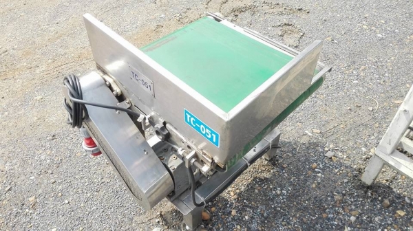 ** Sold ** สายพานลำเลียงสแตนเลสใช้ในอุตสาหกรรมอาหาร สภาพสวยสดใหม่พร้อมใช้งาน