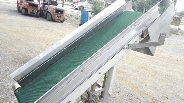 ** Sold ** สายพานลำเลียงสแตนเลสใช้ในอุตสาหกรรมอาหาร สภาพสวยสดใหม่พร้อมใช้งาน