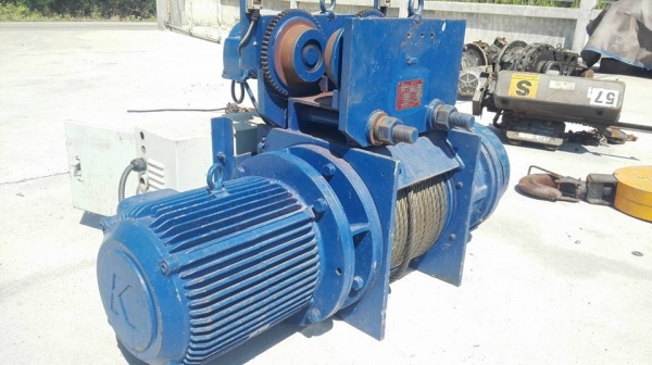 SOLD ** ลดราคาท้าฝน!! ** รอกสลิงไฟฟ้าญี่ปุ่น KAMIUCHI JAPAN 5 Ton 4 ทิศทาง สลิงยาว 6 เมตร ไฟ 380V ของสแปรโรงงานพร้อมใช้