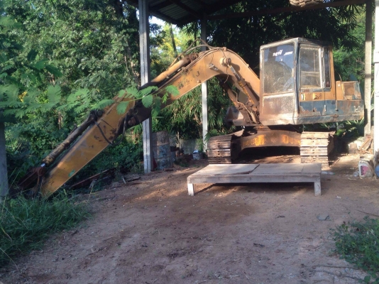 เจ้าของขายเองเข้าดูรถได้ตลอดเวลาKomatsu 100 รุ่น3 เครื่องดี แอร์เย็น ทำงานทำงานเร็วตักดินใส่รถหกล้อวันล่ะไม่ต่ำกว่า150เที่ยว/วัน ราคาต่อรองได้