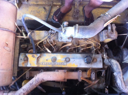 เจ้าของขายเองเข้าดูรถได้ตลอดเวลาKomatsu 100 รุ่น3 เครื่องดี แอร์เย็น ทำงานทำงานเร็วตักดินใส่รถหกล้อวันล่ะไม่ต่ำกว่า150เที่ยว/วัน ราคาต่อรองได้