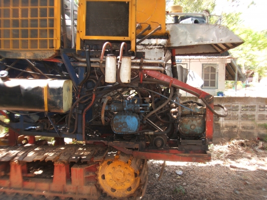 ขายรถเกี่ยวข้าวไทเส็ง รุ่นรองกระสอบ เครื่องยนต์ 160 แรงม้า ตัวเดิน 12 HT ปั้มคายาบ้า