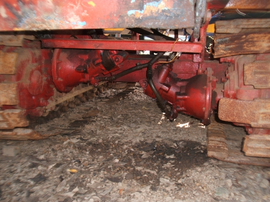 ขายรถเกี่ยวข้าวไทเส็ง รุ่นรองกระสอบ เครื่องยนต์ 160 แรงม้า ตัวเดิน 12 HT ปั้มคายาบ้า