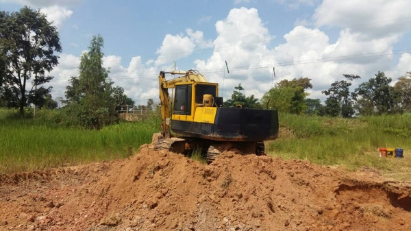 ขาย10ล้อหัวยาวคู่รถขุดแบ็คโค KOMATSU120-5 สภาพพร้อมทำงาน ช่วงล่างดี