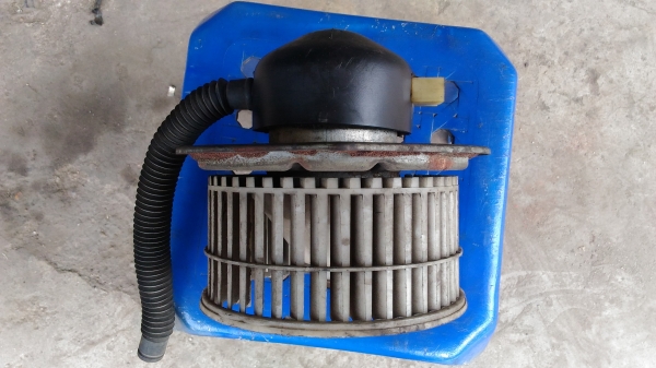 พัดลมโบเวอร์ใส่ตู้แอร์ นิสสันเซฟิโร่A31 A32 สภาพเชียงกง 800บาทอยู่ดอนเมือง TEL0890671028 IDline0890671028