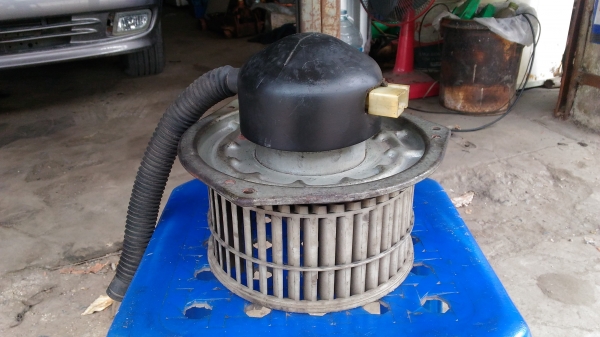 พัดลมโบเวอร์ใส่ตู้แอร์ นิสสันเซฟิโร่A31 A32 สภาพเชียงกง 800บาทอยู่ดอนเมือง TEL0890671028 IDline0890671028