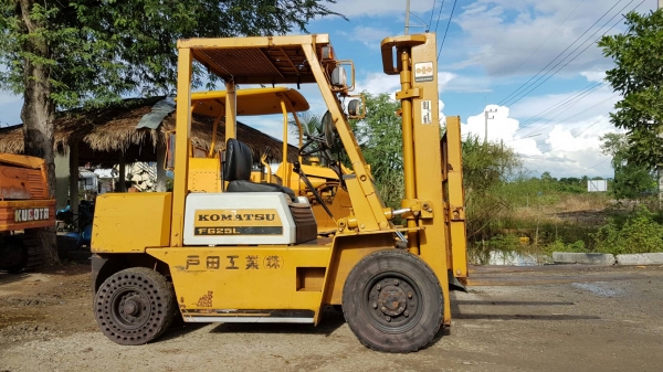 ขายด่วนรถยกKOMATSU FG25-8 ยก2.5ตันเสาสูง3เมตรทูฟรียางตัน4เส้นรถนอกเพื่งนำเข้ามายังไม่เคยใช้งานในเมืองไทยเลย=รุ่นใหม่ขายถูกๆๆ