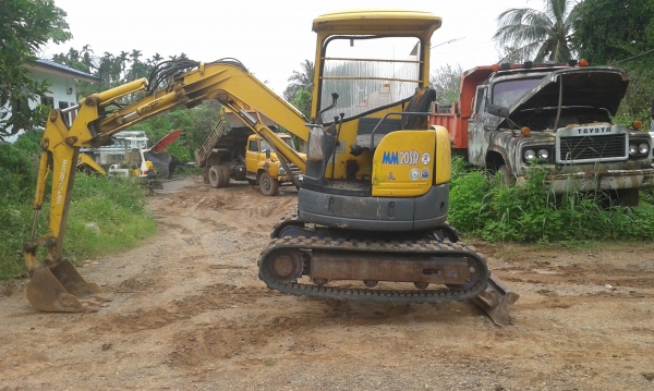 รถแบคโฮเล็ก