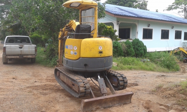 รถแบคโฮเล็ก