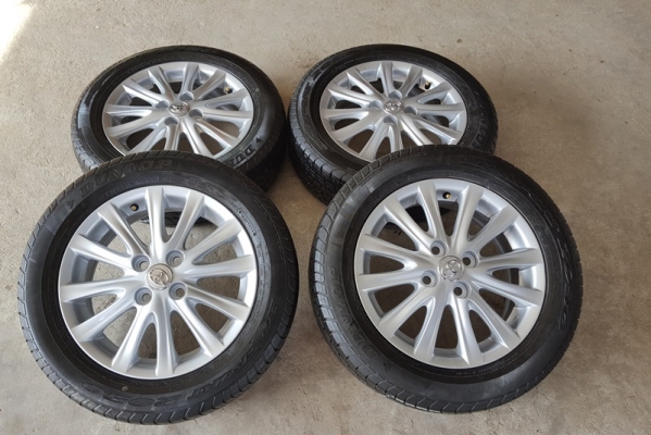 ขายล้อTOYOTA VIOS12ก้าน พร้อมยาง  4 ล้อ