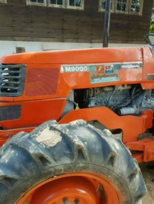 KUBOTA M9000