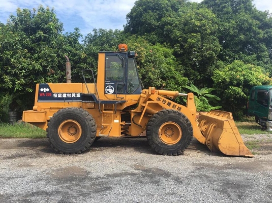 ขายรถตัก Komatsu WA 300-1 รถนอกนำเข้า  สภาพสวย พร้อมใช้ ราคาถูกมากๆ  081-9485494
