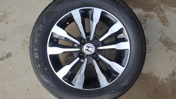 ขายล้อHONDA CITY 15 หน้าเงาดำ ยางปี 14  4 ล้อ