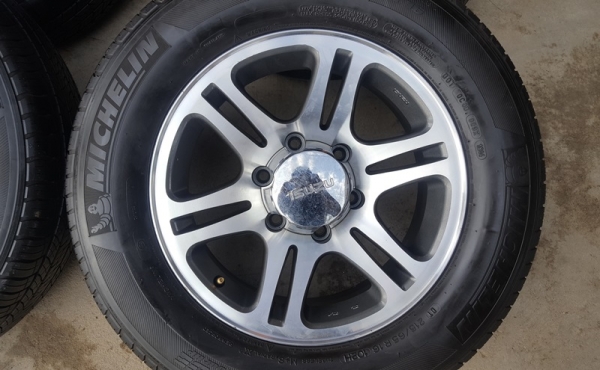 ขายล้อISUZU 4WD 16 ยาง215/65/16 ปี14 4 ล้อ