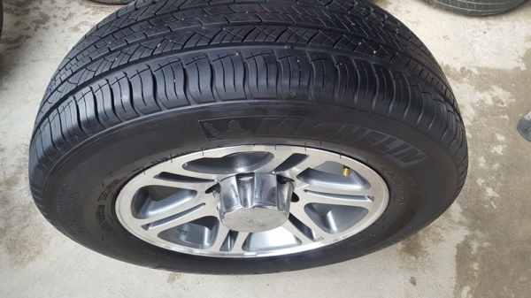 ขายล้อISUZU 4WD 16 ยาง215/65/16 ปี14 4 ล้อ