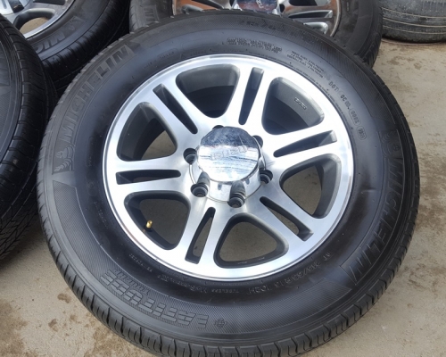 ขายล้อISUZU 4WD 16 ยาง215/65/16 ปี14 4 ล้อ
