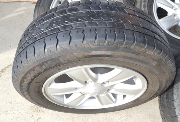 ขายล้อISUZU All New16 ยาง 215/65/16 ปี 15 4 ล้อ