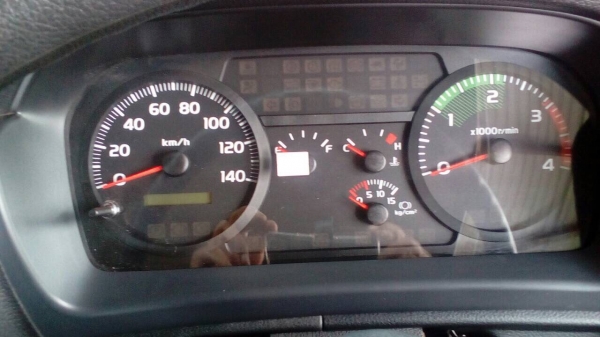 รถฮีโน่ 6 ล้อ ( ไม่ดั้ม ) FC9J 175 แรงม้า. ปี 58. , ( รถวิ่ง 1x,xxx กม. ) สนใจติดต่อ 081 - 6079515