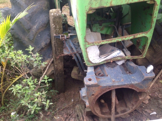 ขายท่อนหลังพร้อมเกียร์ของรถไถด้อย ขายท่อนหลังพร้อมเกียร์ของรถไถด้อย